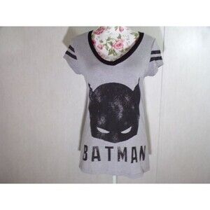 Batman Womens T-Shirt Juniors Size L (11/13) Gray Black Short Sleeve V-Neck